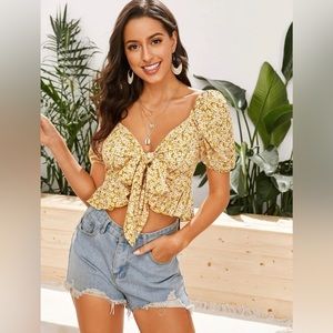 SHEIN Floral Front Tie Cropped Top